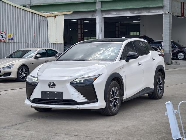 Lexus RZ 2023 450e DIRECT4 Vertical Edition