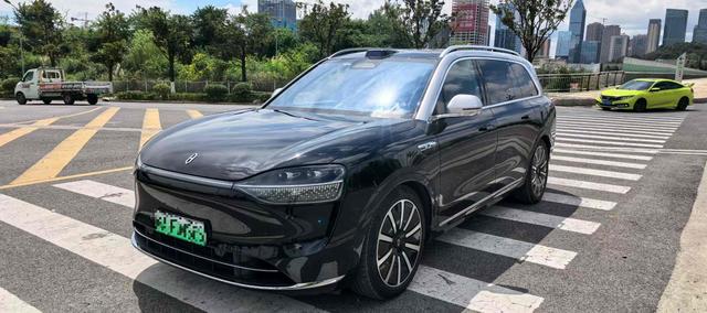 Wenjie M9 2024 Extended Range Ultra six-seater version