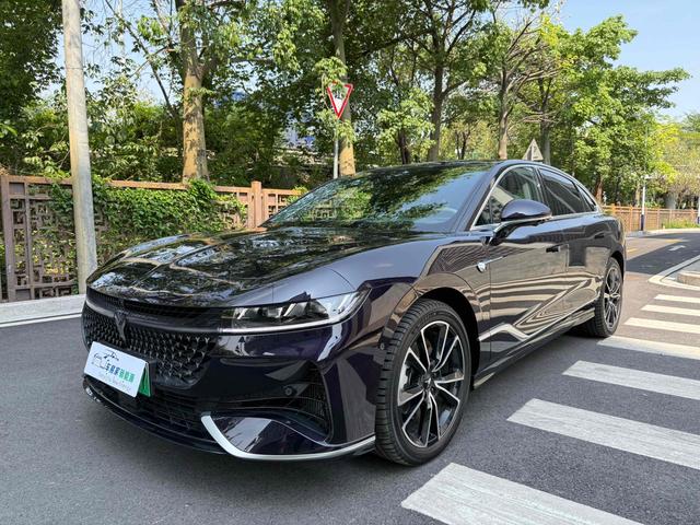 Lantu Chasing Light PHEV 2024 Ultra-long battery life Four-wheel drive Ultimate Edition
