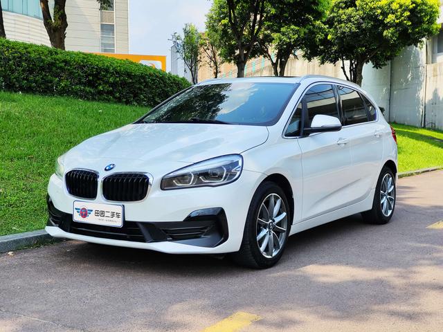 BMW 2 Series Wagon 2018 218i Style