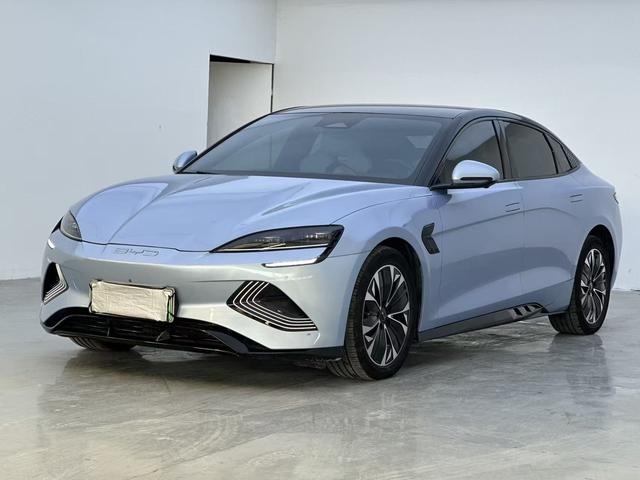 Corsair 2022 550KM Standard Range Rear Drive Premium