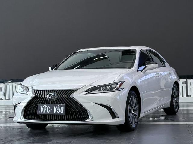 Lexus ES 2020 200 Excellence National VI