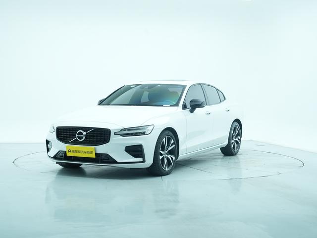 Volvo S60 2022 B4 Zhiyuan Sports Edition