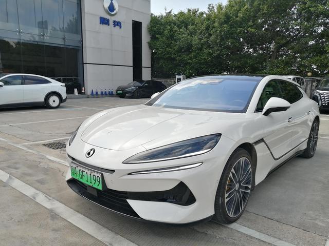 Denza Z9GT DM 2024 1100 four-wheel drive Ultra version
