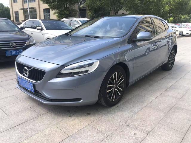 Volvo V40 2019 T3 Smart Edition