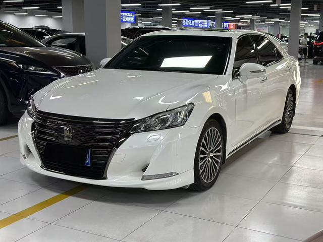Crown 2018 2.0T Sport