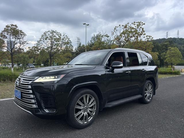 Lexus LX 2022 model 3.5T automatic four-wheel drive 4-seater parallel import