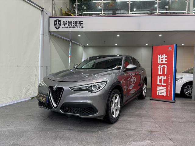 Stelvio Steinway 2017 2.0T 200HP Elite