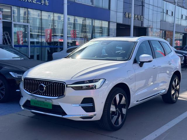 Volvo XC60 PHEV 2025 T8 four-wheel drive long battery life Zhiya Deluxe Edition