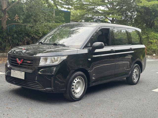 Wuling Hongguang PLUS 2019 1.5T manual Standard 5-seater