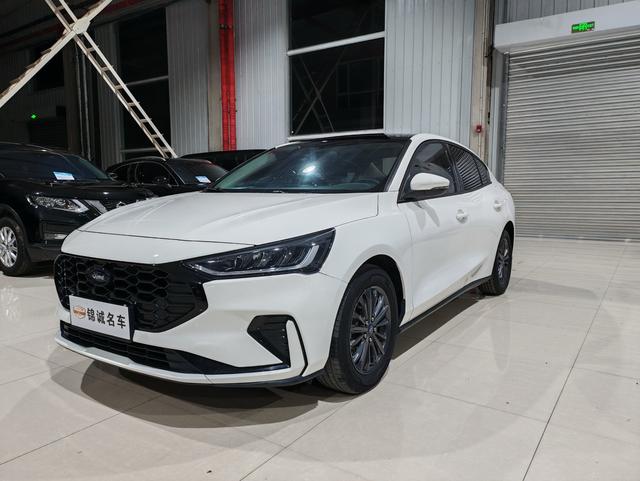Fox 2022 Sedan EcoBoost 180 automatic Racing Version