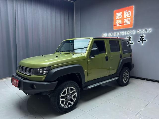 Beijing off-road BJ40 2017 40L 2.3T automatic four-wheel drive ring tower champion Edition