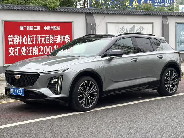 Cadillac GT4 2023 25T Premium