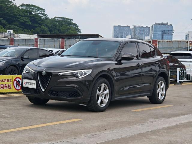 Stelvio Steinway 2017 2.0T 200HP Elite