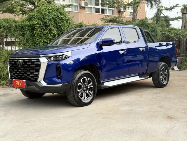 Lantuo 2023 2.0T manual two-wheel drive diesel fashion long box