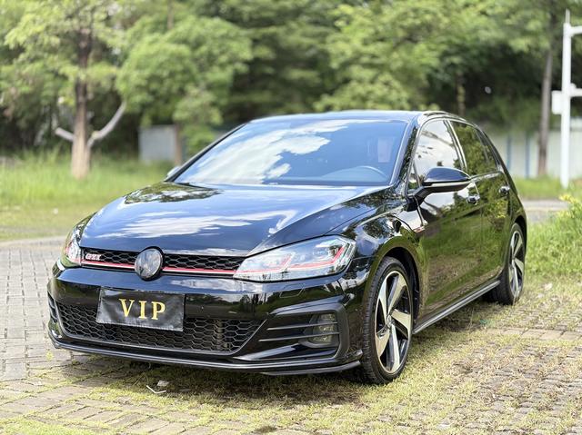 Golf GTI 2019 model 2.0 TSI GTI Country V