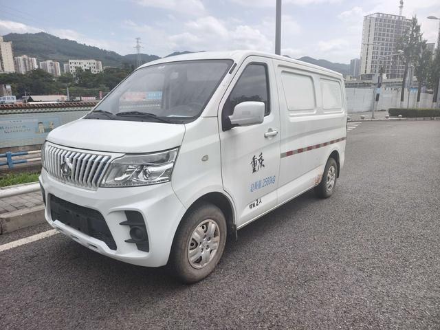 Ruixing EM60 2022 pure electric van transporter flat top back sliding door 2 seats 60kW
