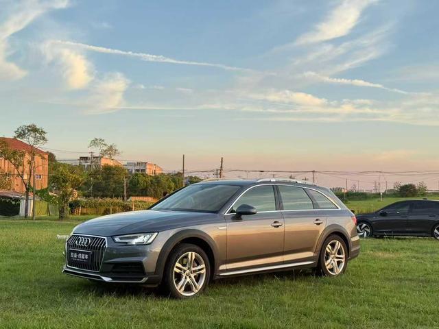 Audi A4 (Import) 2019 45 TFSI allroad quattro sport