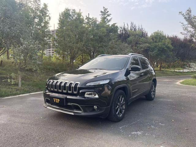 Free Light 2020 2.0L two-wheel drive classic sports version