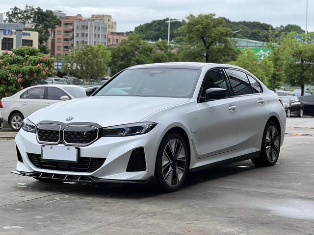 BMW i3 2023 eDrive 40 L Obsidian Sport Package