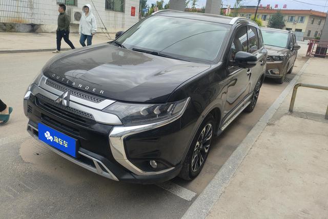 Outlander 2019 2.4L 4WD Peugeot 7-seat National VI