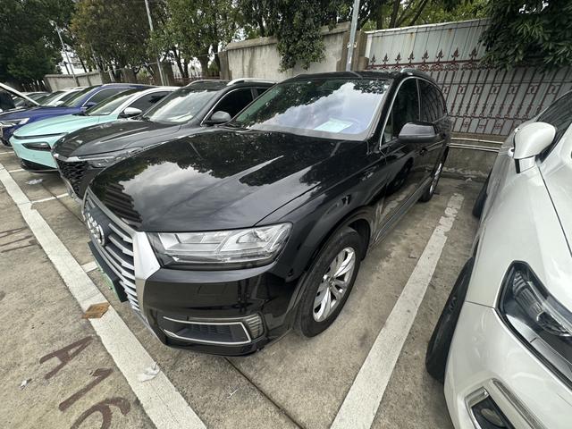 Audi Q7 PHEV 2019 model 55 e-tron