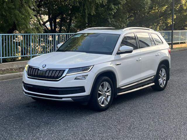 Kodiak 2017 model ZI330 7-seater two-wheel drive deluxe edition