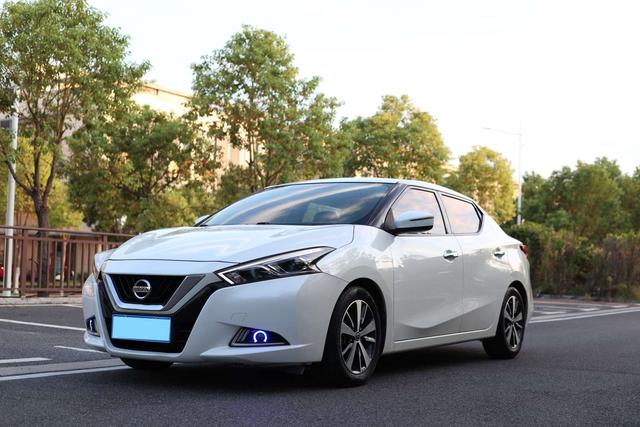 Bluebird 2019 1.6L CVT Dazzle Edition State VI