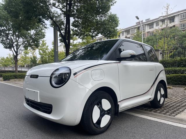 Longacre Lumin 2022 301KM Honeydew Model