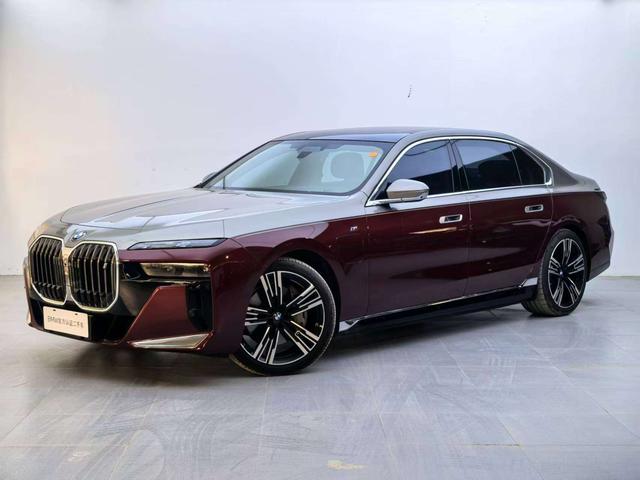 BMW i7 2023 eDrive50L Exclusive M sports Suit