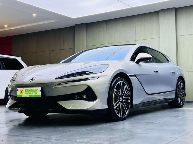 Denza Z9GT DM 2024 1100 four-wheel drive Ultra version