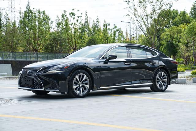Lexus LS 2020 500h Excellence Edition National VI