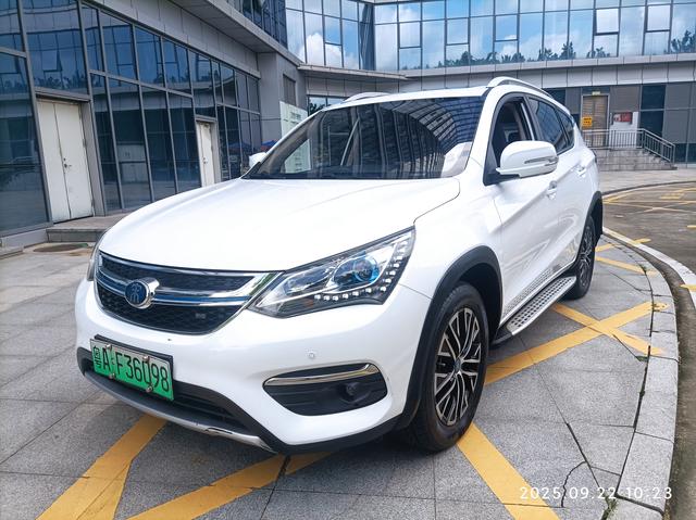 Song DM 2017 1.5TID full-time four-wheel drive honor type