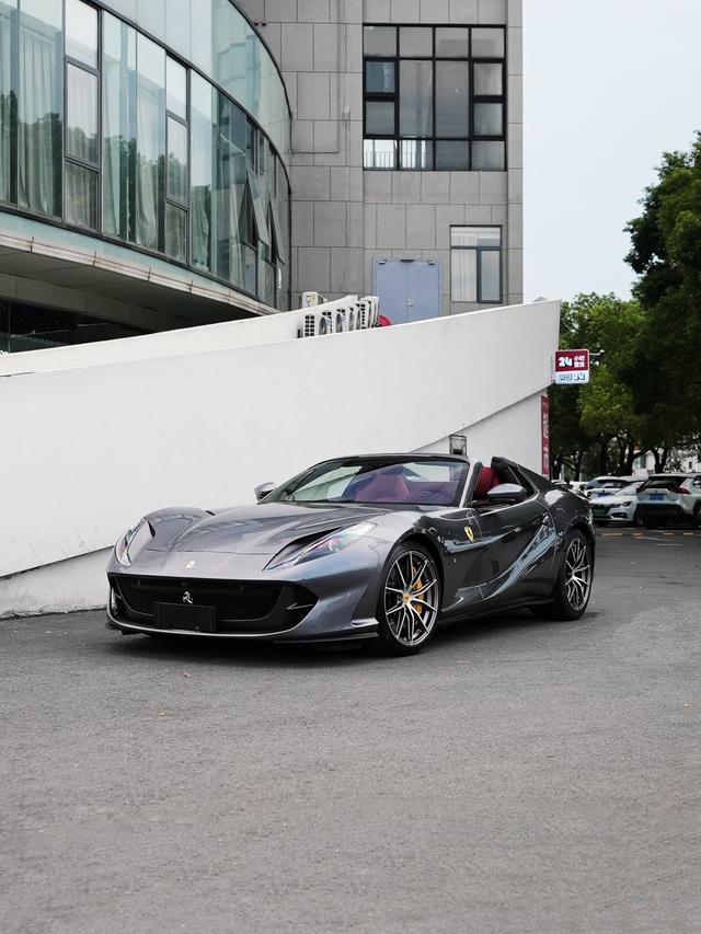 Ferrari 812 2020 6.5L GTS