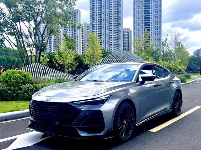 Changan UNI-V 2023 1.5T Sport Edition
