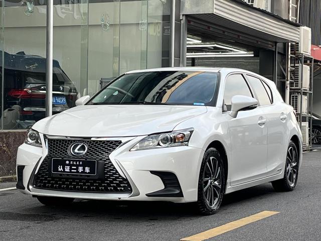 Lexus CT 2017 CT200h Comfort Edition Monochrome