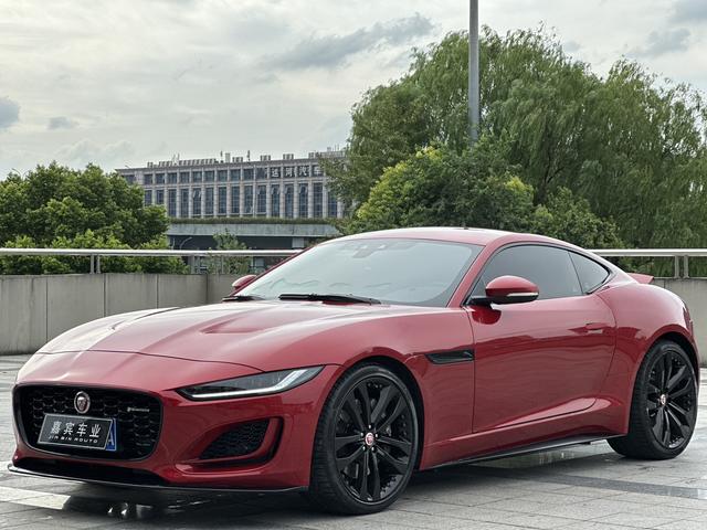 Jaguar F-TYPE 2023 P300 hardtop version R-DYNAMIC BLACK