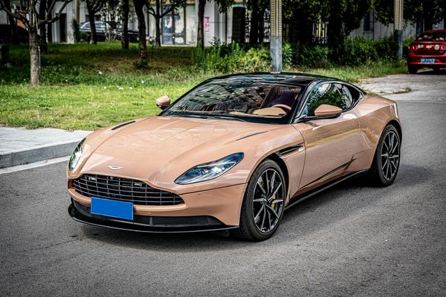 Aston Martin DB11 2019 4.0T V8 Coupe
