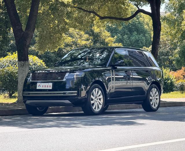 Range Rover 2025 model 3.0 L6 360PS Prosperity Edition