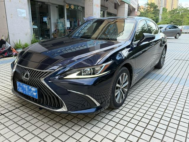Lexus ES 2018 200 Excellence National V
