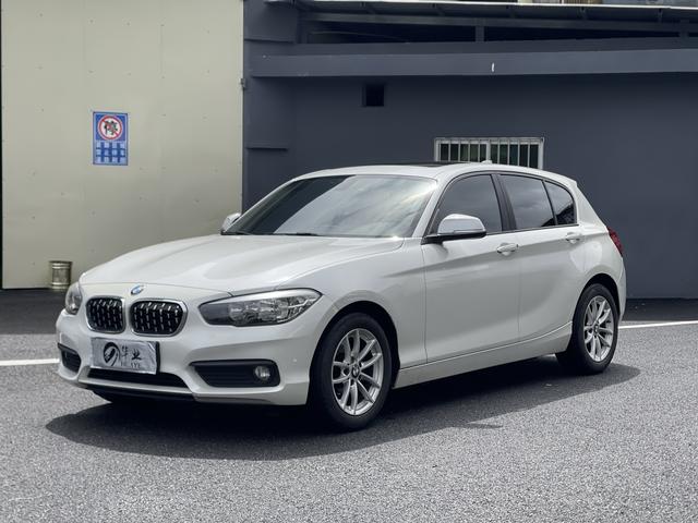 BMW 1 Series (imported) 2016 118i leading model