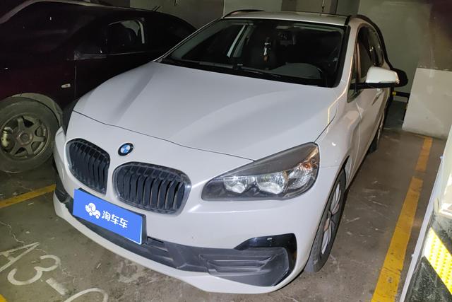 BMW 2 Series Wagon 2018 218i Style