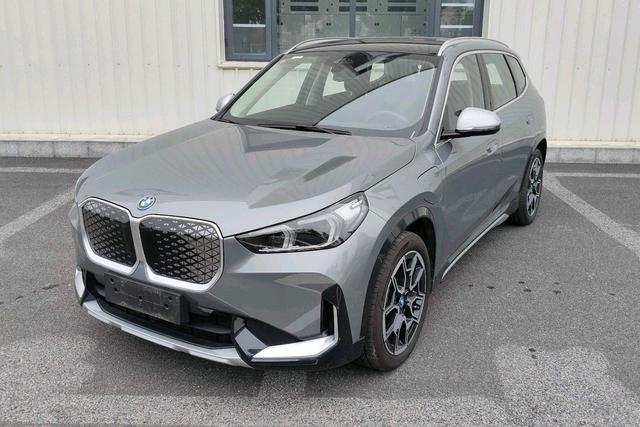 BMW iX1 2023 xDrive30L X Design Package