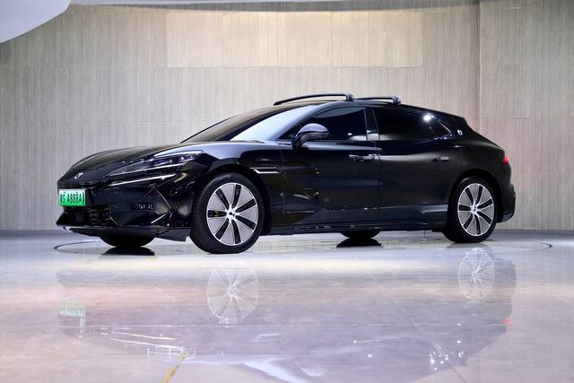 Denza Z9GT DM 2024 1100 four-wheel drive Max first version