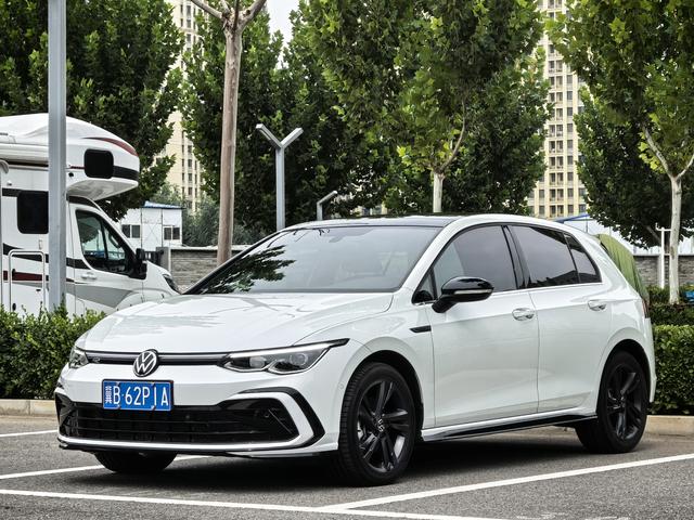 Golf 2023 280TSI DSG R-Line 20th Anniversary