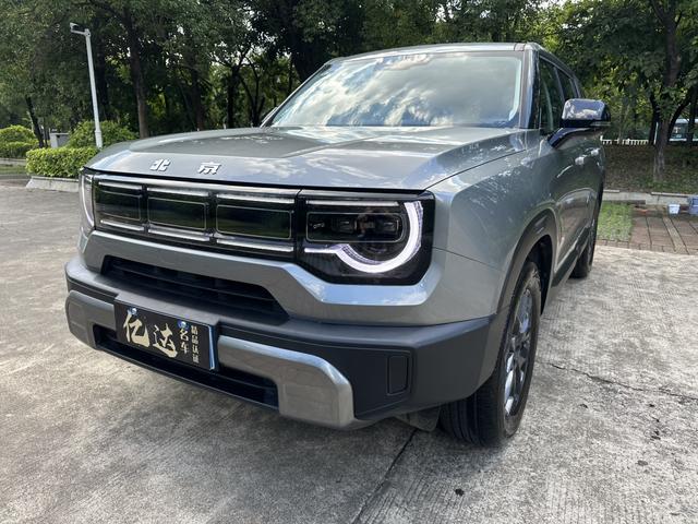 Beijing off-road BJ30 2024 1.5T DCT two-wheel drive light wild Air version
