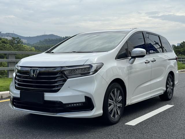 Odyssey 2024 2.0L e: HEV Rui* Эксклюзивное издание