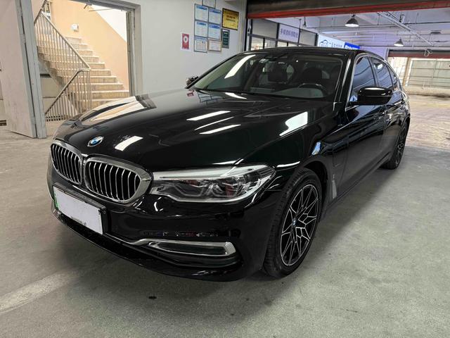 BMW 5 Series PHEV 2019 Modified 530Le Luxury Package