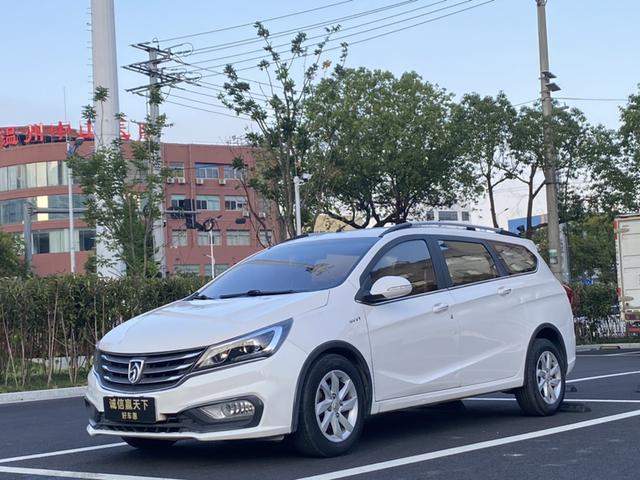 Baojun 310W 2017 1.5L manual fashion type national V