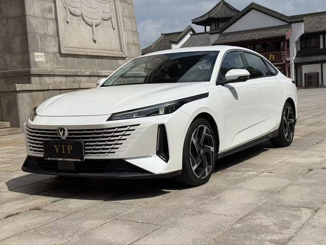 Escalade 2023 1.5T GDI Automatic Flagship